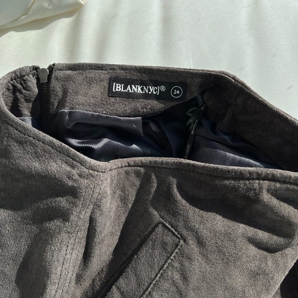 NWT Blank NYC Venice Beach Grey Suede 100% Leather Mini Skirt Sz 24 - Picture 3 of 4